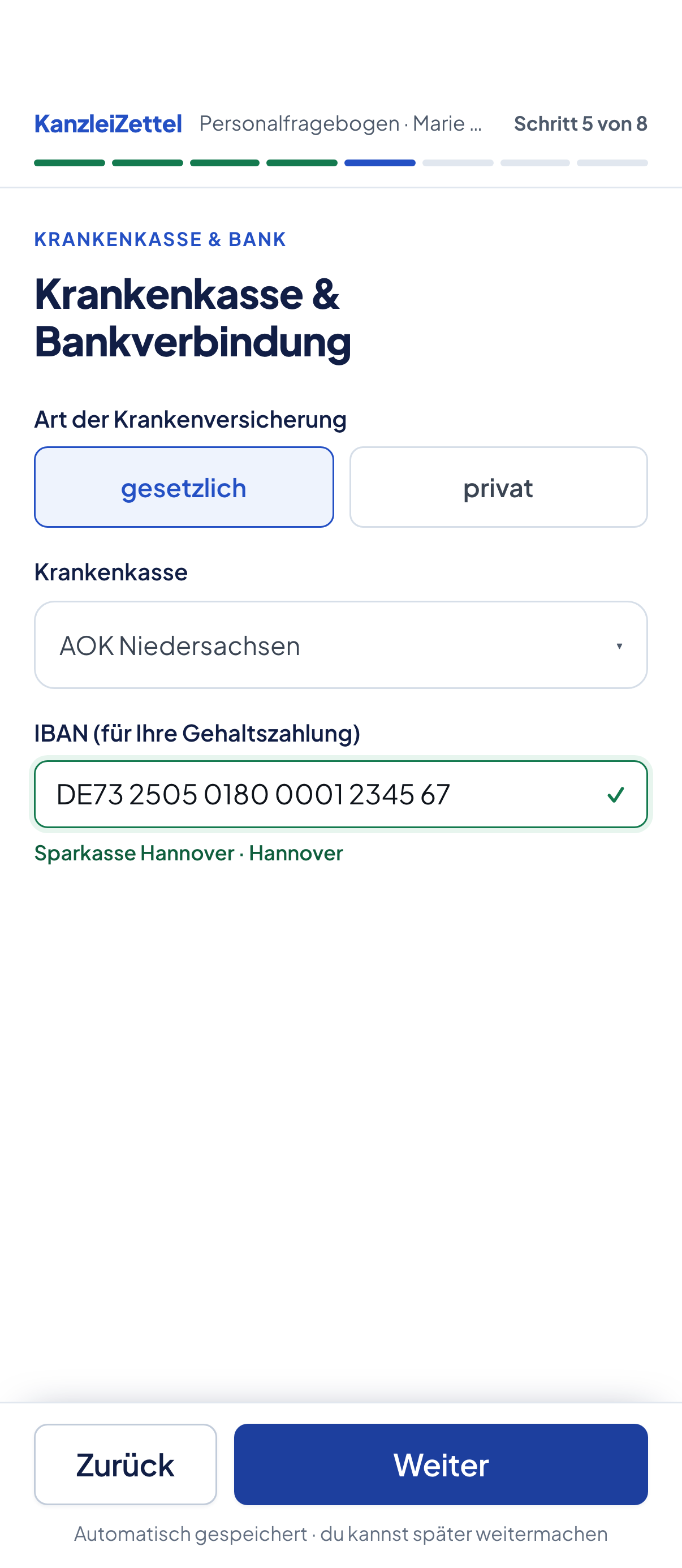 Der Personalfragebogen auf dem Handy des Mitarbeiters.